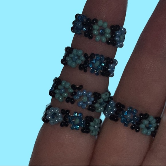 1pc / 5pcs Beaded Flower Stretchy Elastic Ring - Blues, Blacks, Turquoise tone - Picture 7 of 10
